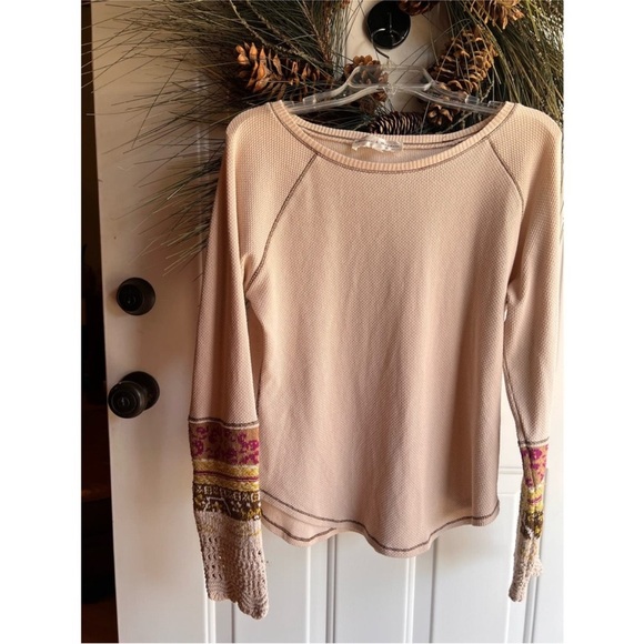 Chelsea and Theodore thermal boho top size medium - Picture 9 of 14